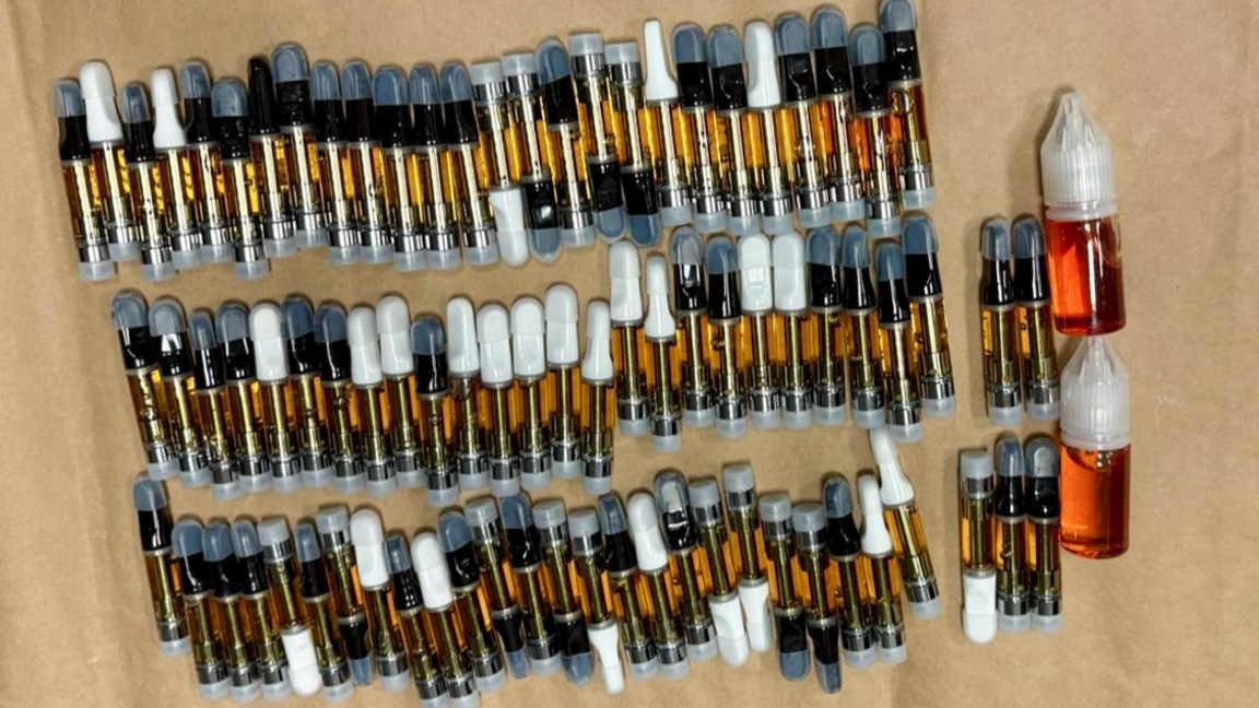 В Габрово заловиха престъпна група за вейп устройства с наркотични вещества