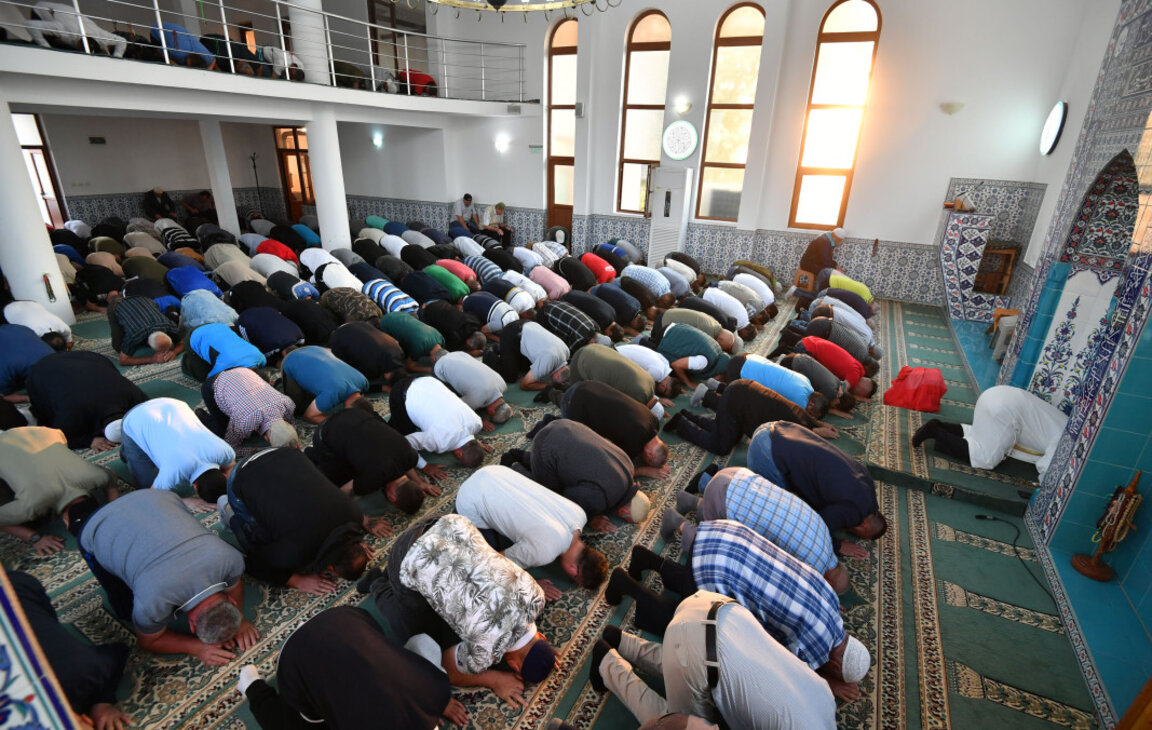 Започна големият мюсюлмански празник Курбан Байрям