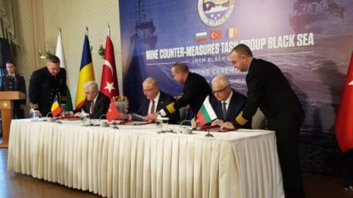 Bulgaria, Turcia și România semnează un memorandum pentru deminarea minelor care plutesc în Marea Neagră
