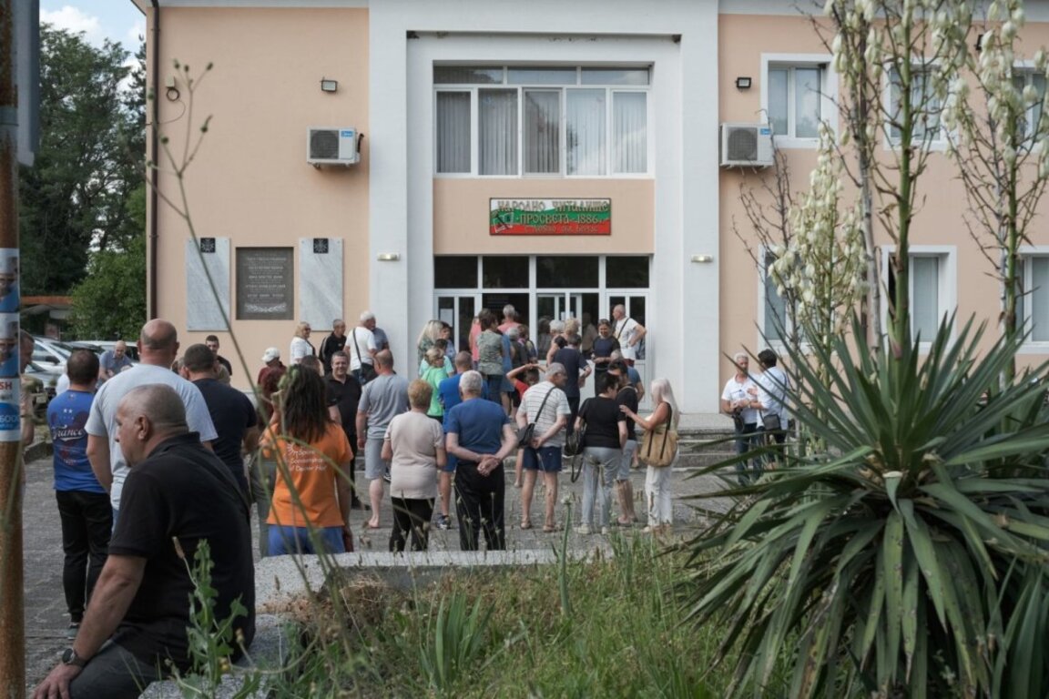 Жителите на Дюлево са категорично против изграждането на соларен парк край селото им