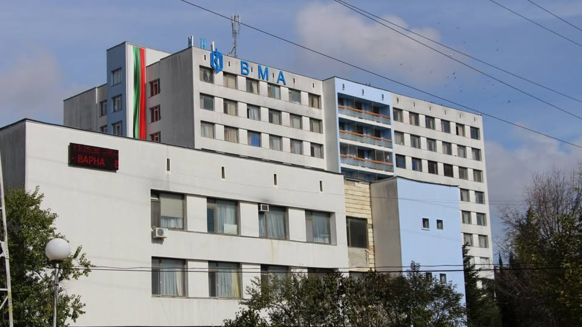 Още 12 военни парамедици завършиха във ВМА - София
