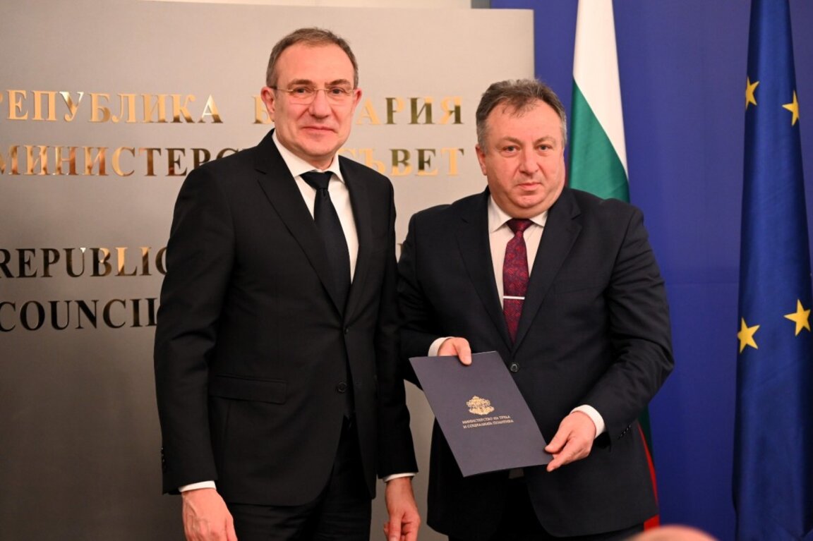 Кметът получи договор за 1,3 млн. лв.