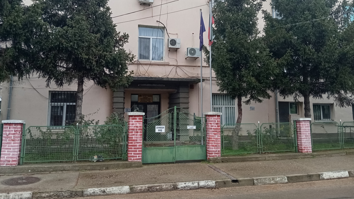 В Лом задържаха мъж, откраднал акумулаторите от училищен автобус