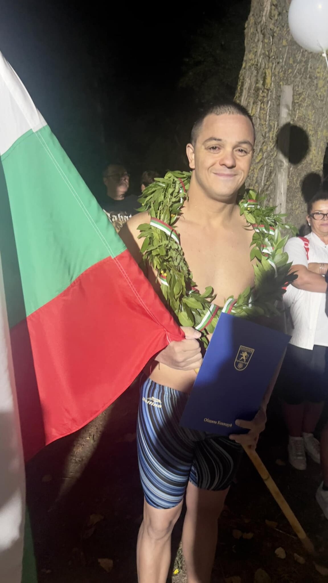 Цанко Цанков осъществи рекордното плуване на 100 километра в река Дунав