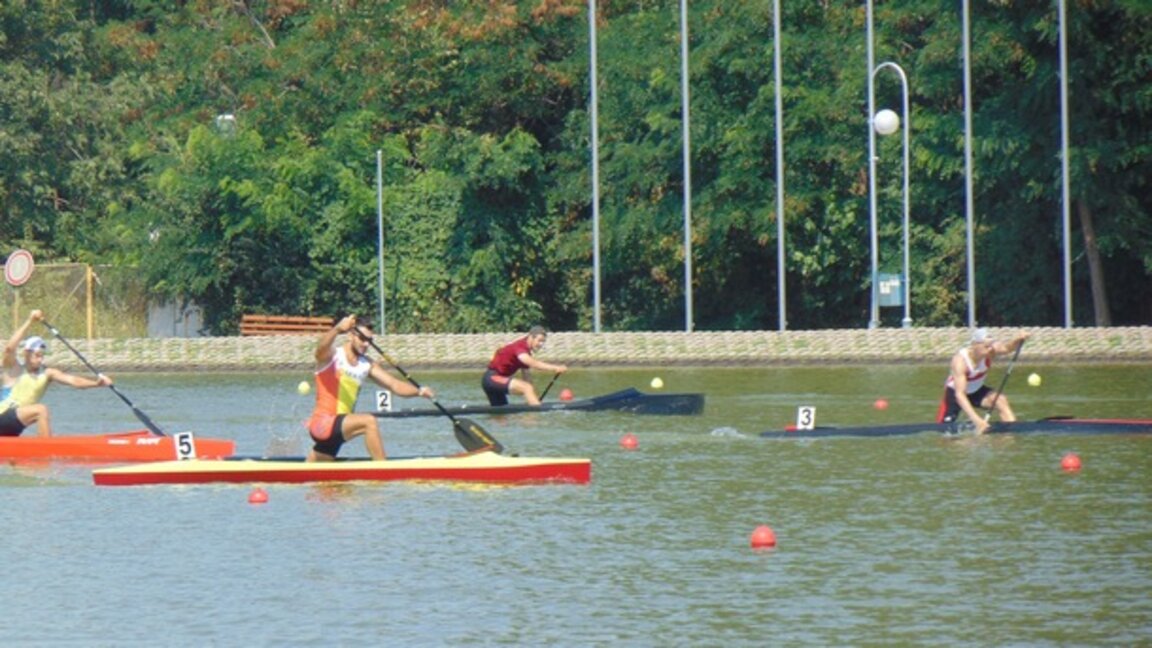 Кристиян Георгиев и Давид Кивел не стигнаха до медалите на европейското по кану-каяк за младежи