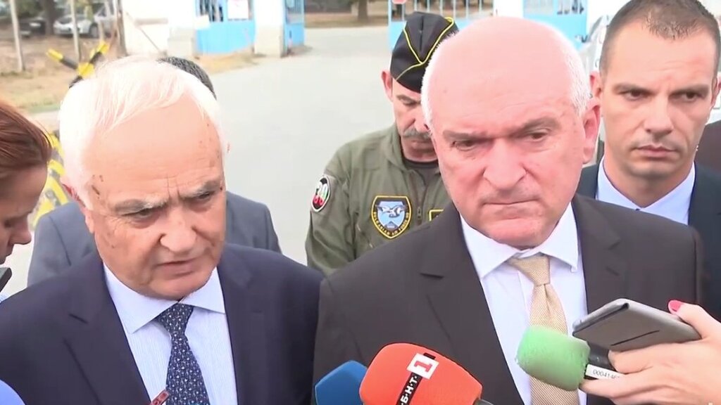 Загинали са и двамата пилоти на разбилия се в "Граф Игнатиево" самолет
