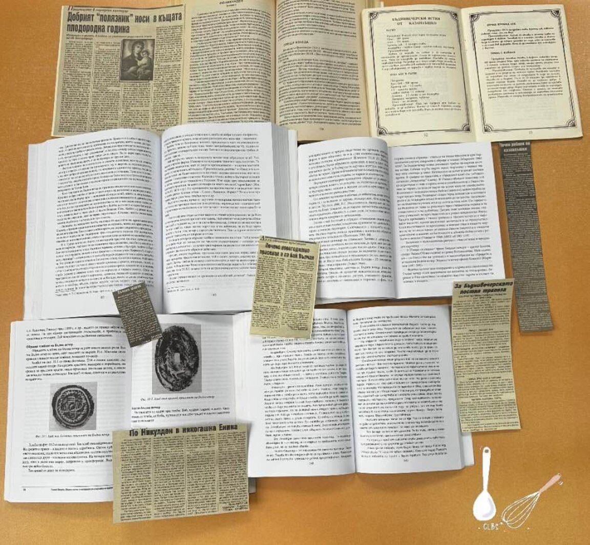 Библиотека "Искра" в Казанлък откри изложба за местната празнична трапеза през декември