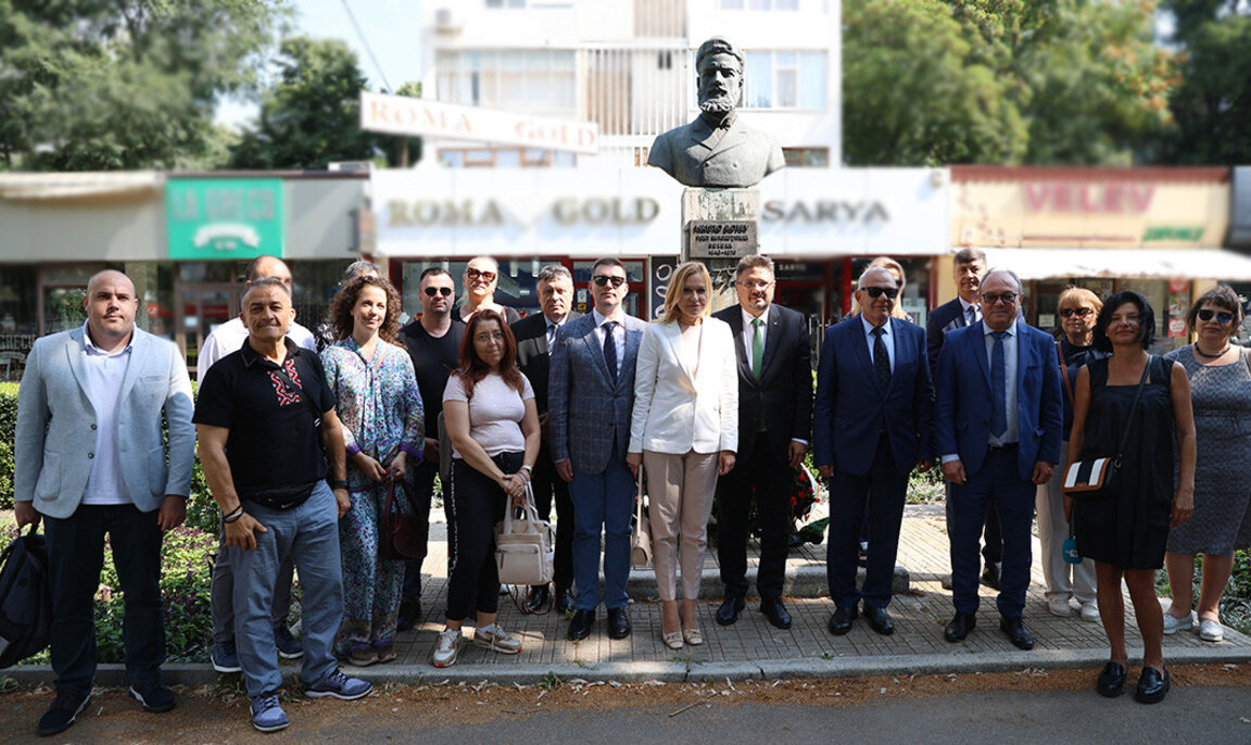 Представители на българските медии зад граница почетоха делото на Христо Ботев