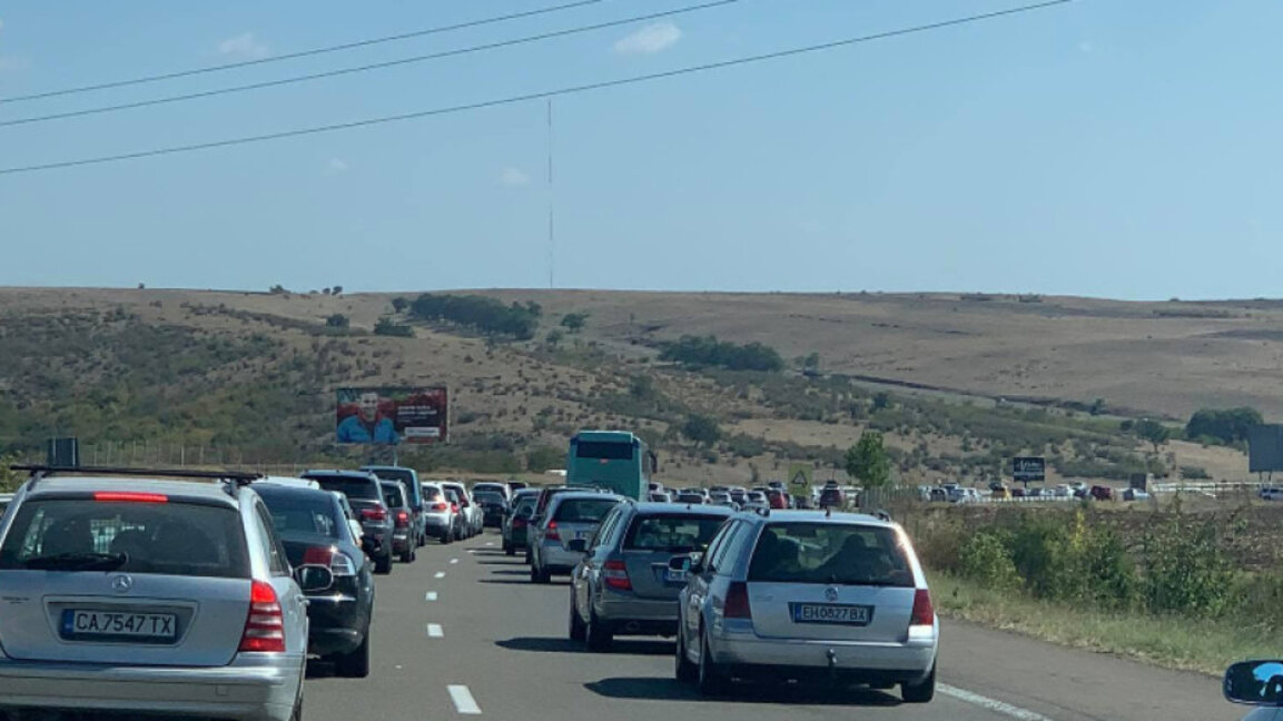 Шофиране и в аварийната лента на АМ "Тракия" в почивните дни