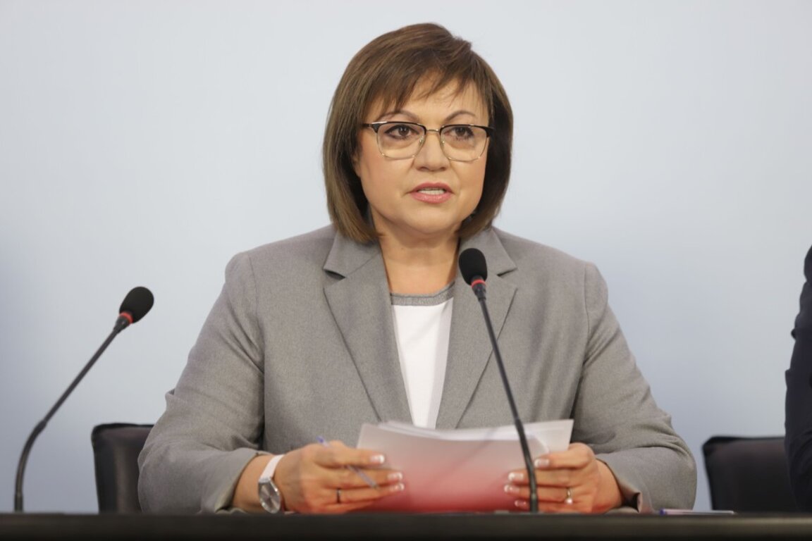 Председателката на БСП Корнелия Нинова на брифинг в централата на партията - София, 31 октомври 2023