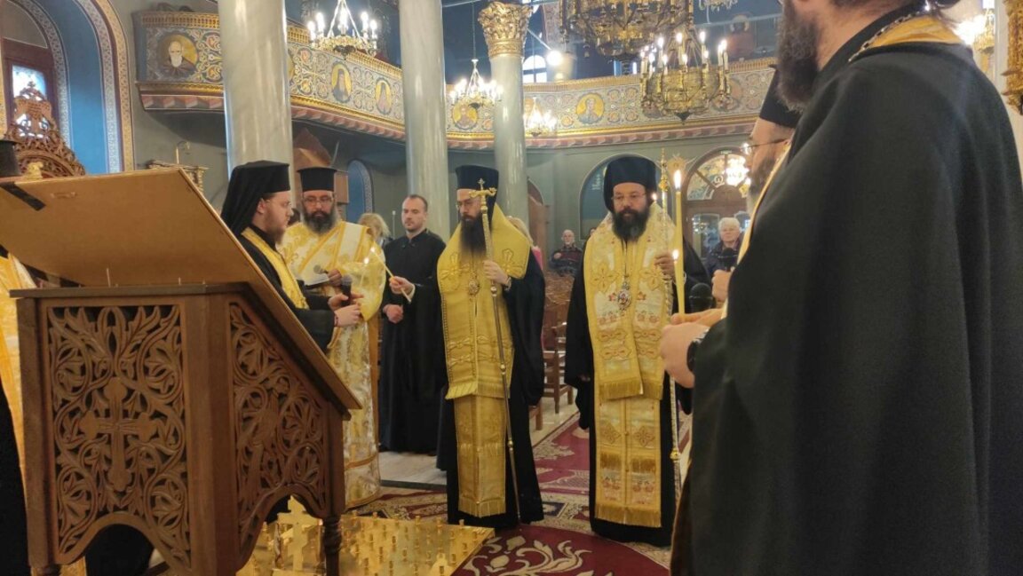 Заупокойна молитва за партиарх Неофит в пловдивския храм "Св. Марина"