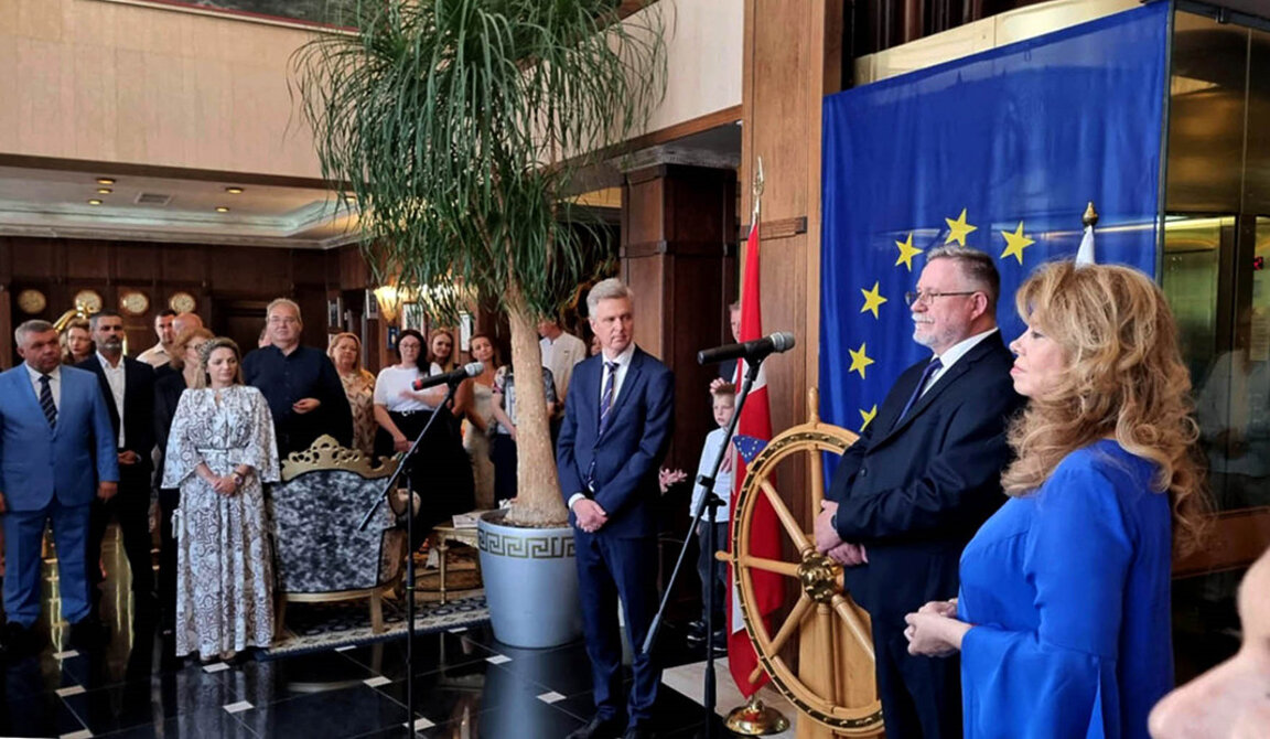 Polish ambassador symbolically hands over EU presidency to Denmark