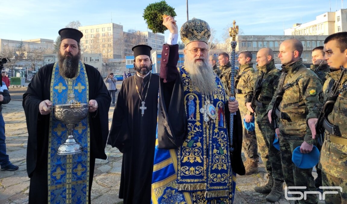 Дядо Николай отново предпочете Кърджали на Богоявление