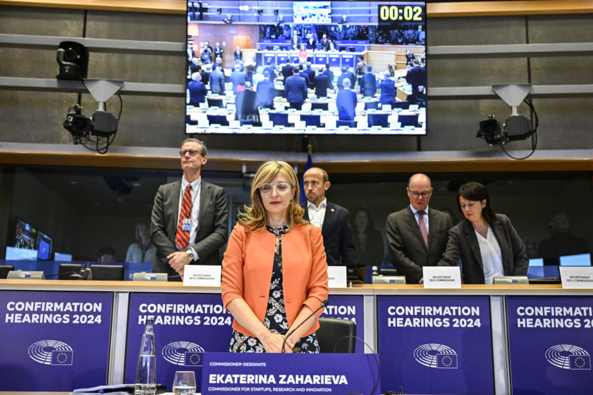 Zaharieva, candidată la funcția de comisar UE, susține finanțarea tehnologiei de apărare