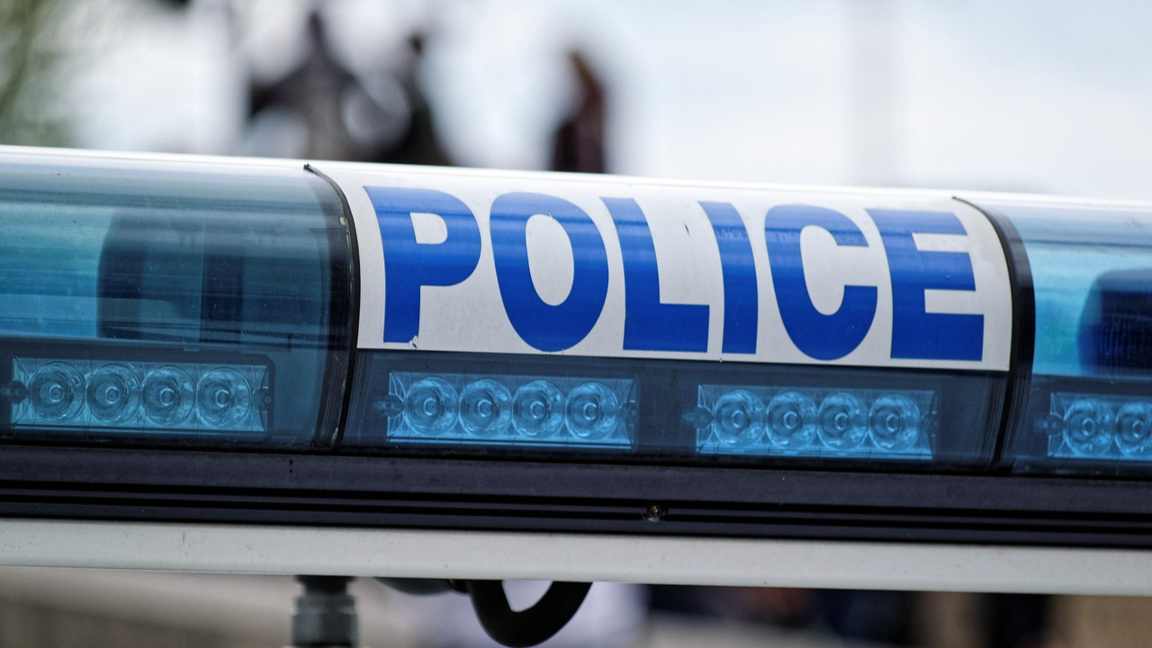 Служител на ГДБОП е задържан в София