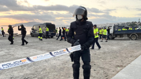Поредна акция за премахване на мигранти от плажа в Сеута