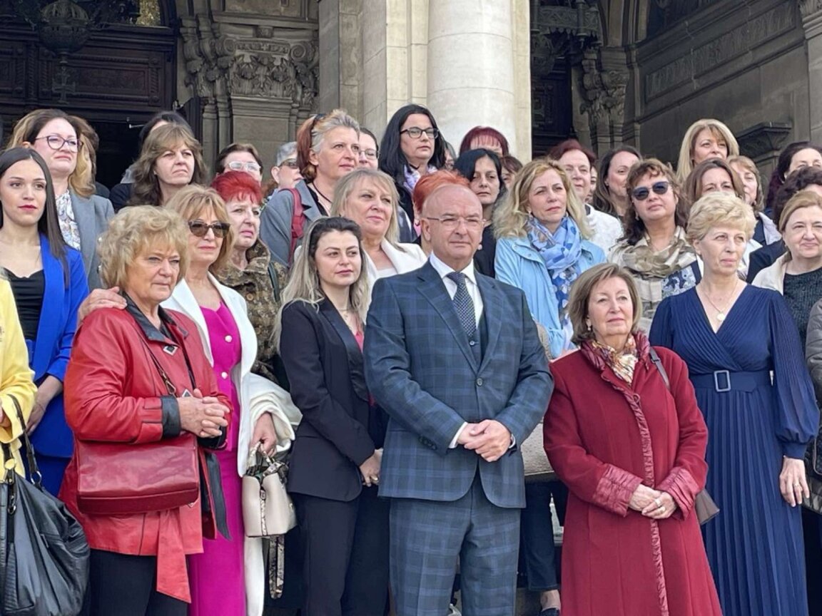 Молебен за медицинските сестри в храм "Св. Александър Невски"