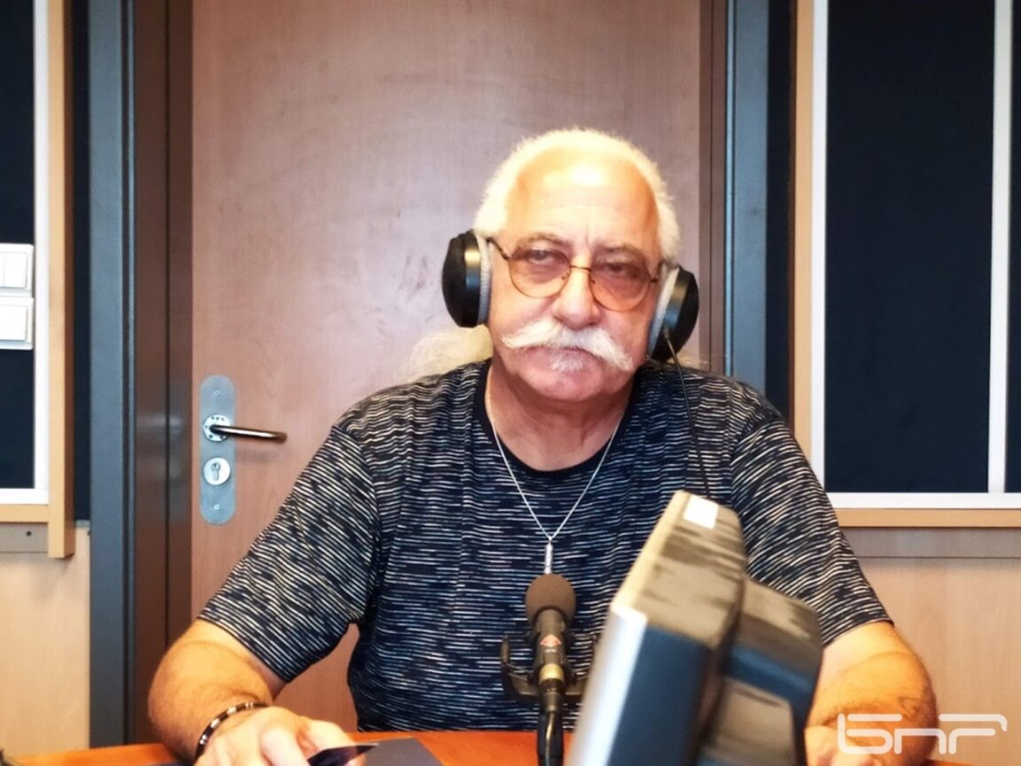 Етиен Леви