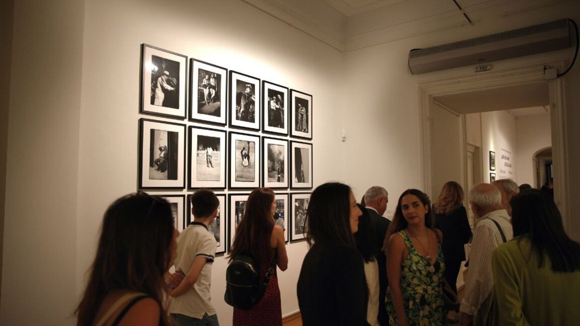 Ministrul Culturii despre expoziția lui Jessica Lange: Locul unei regine este în palatul regal