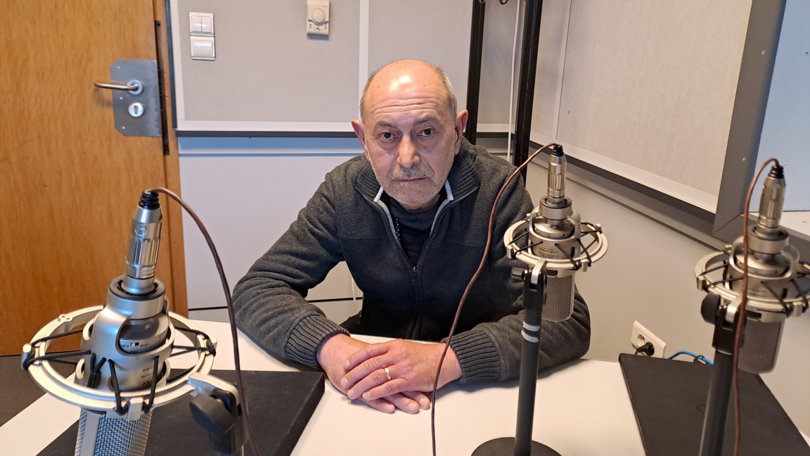 Iwo Iwanow im Studio von Radio Bulgarien