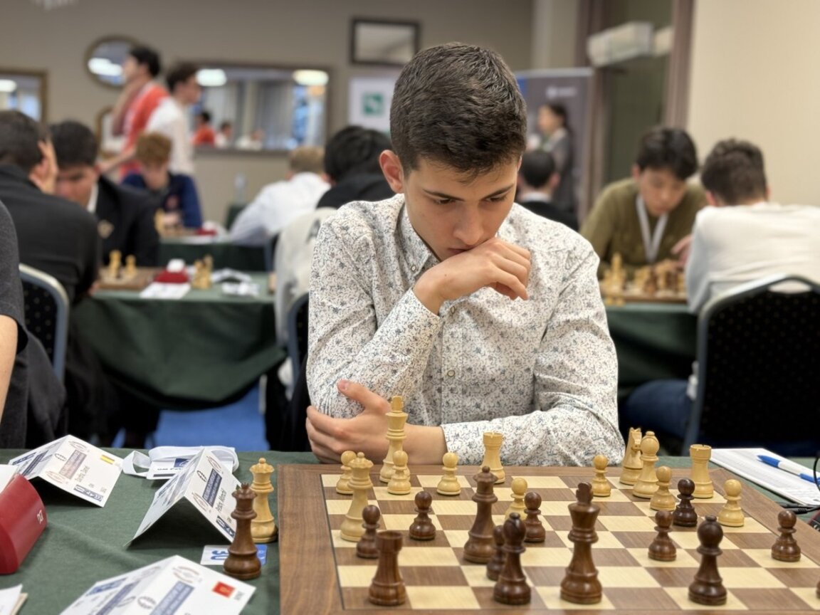 Момчил Петков записа победа в деветия кръг.