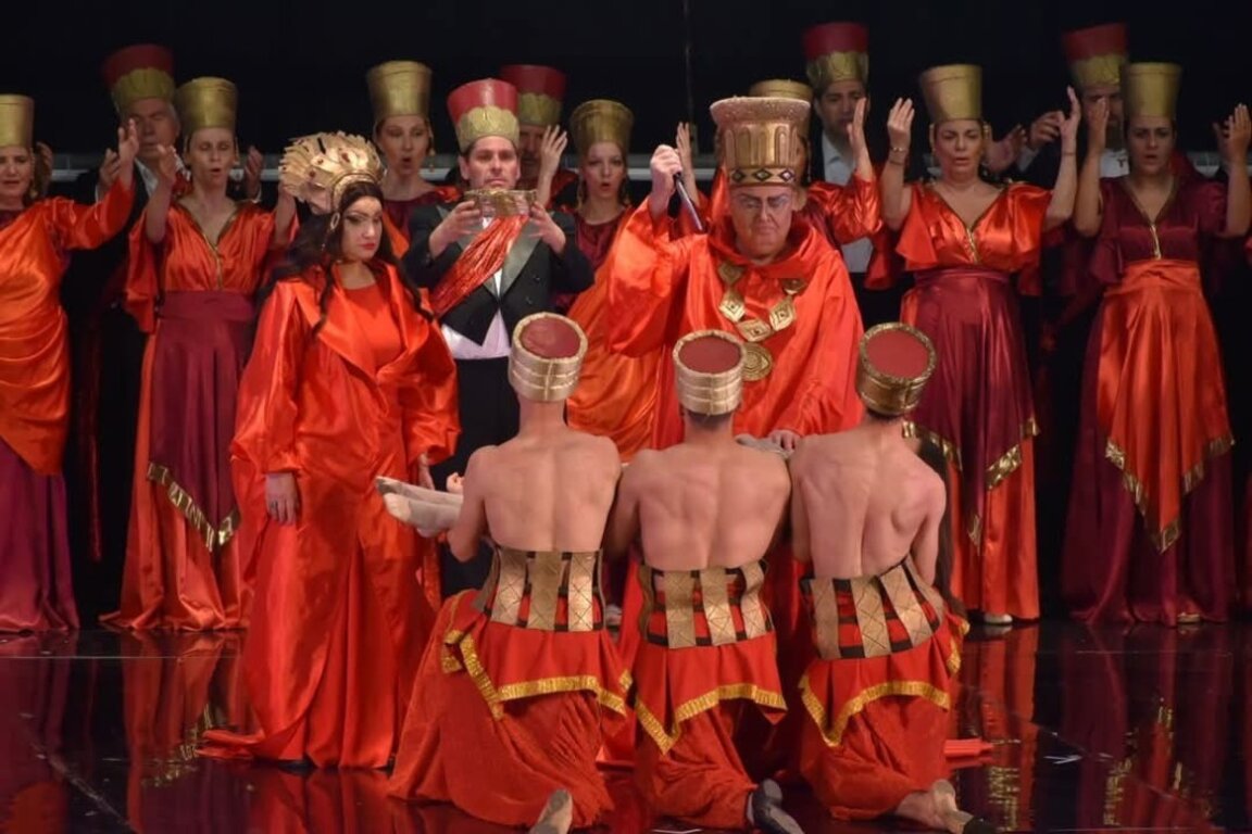 Библейски сюжет и визуални ефекти в спектакъла "Самсон и Далила"