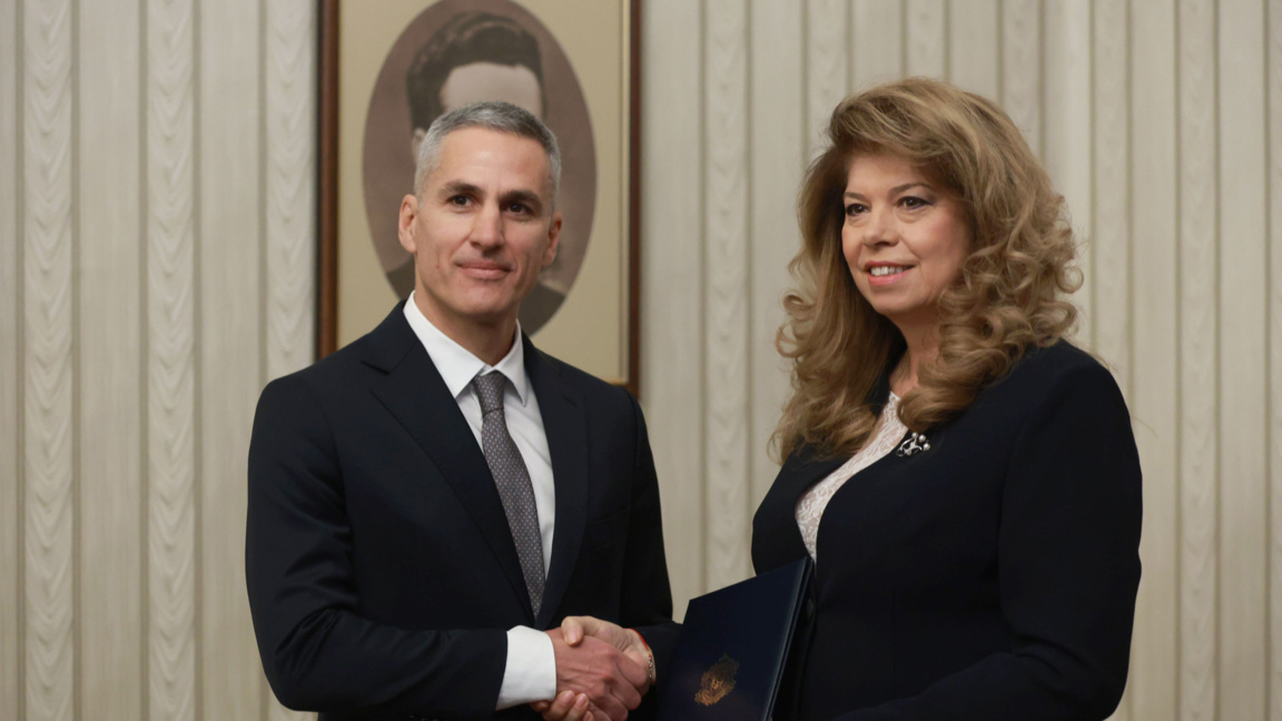 Президентът одобри кабинета Гюров