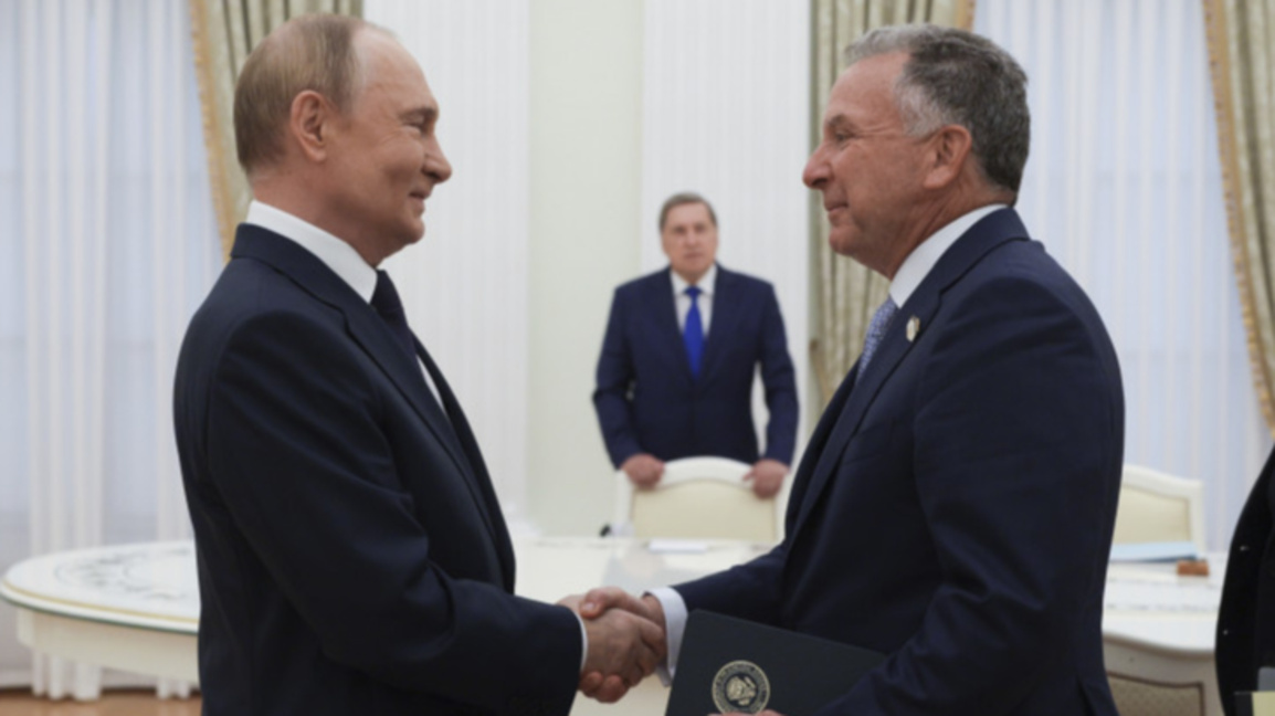 Путин се ръкува с Уиткоф - Москва, 6 август 2025 г.