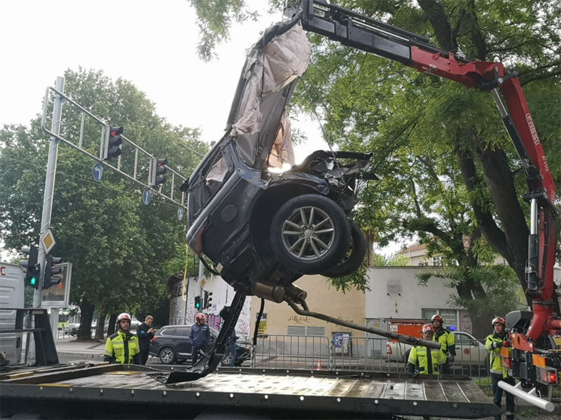 С над 150 км/ч се е движил джипът по пловдивския бул. "Руски" преди дни