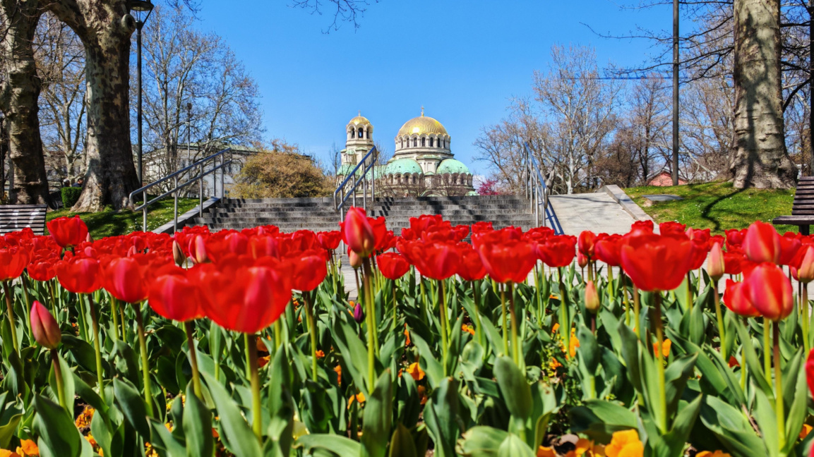 Mostly sunny skies with temperatures fro...