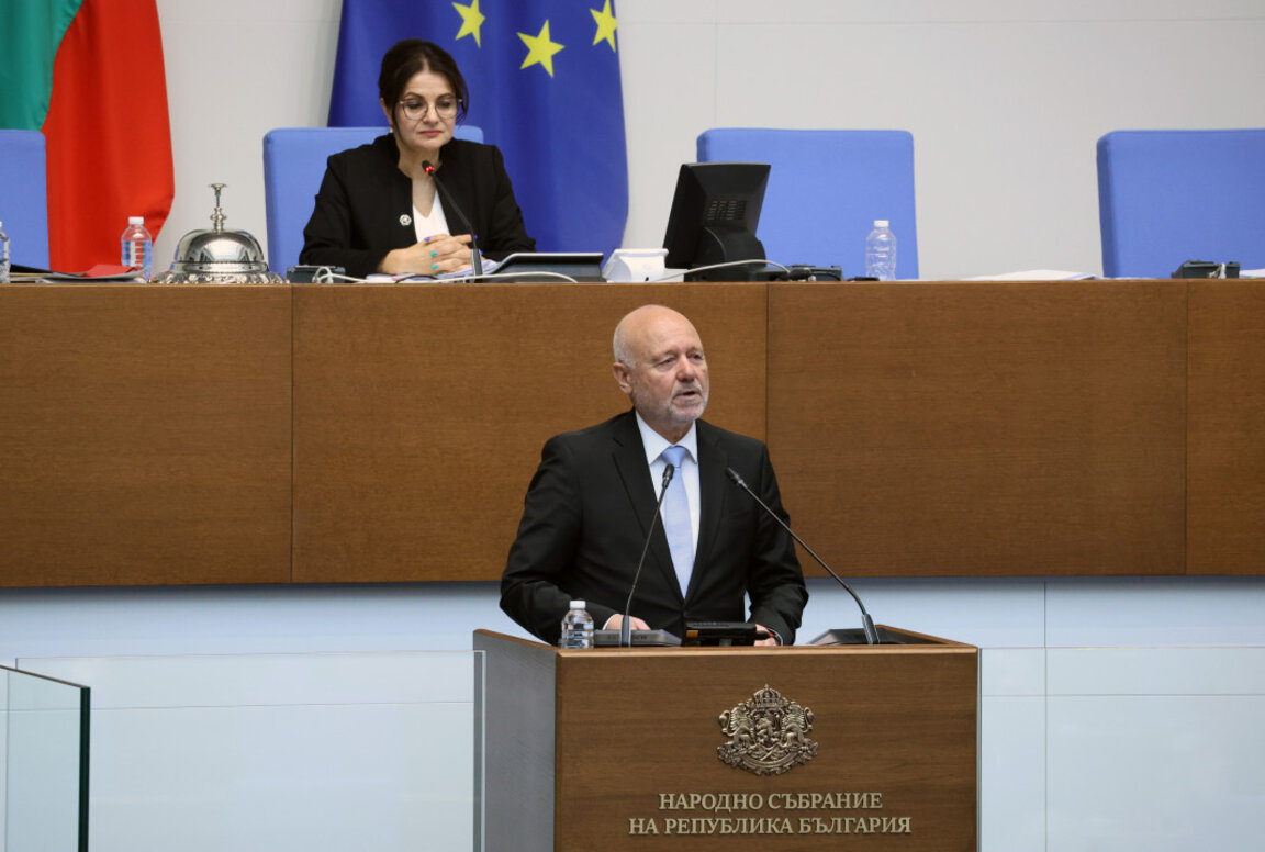 Тодор Тагарев в НС, 15 ноември 2023 г.