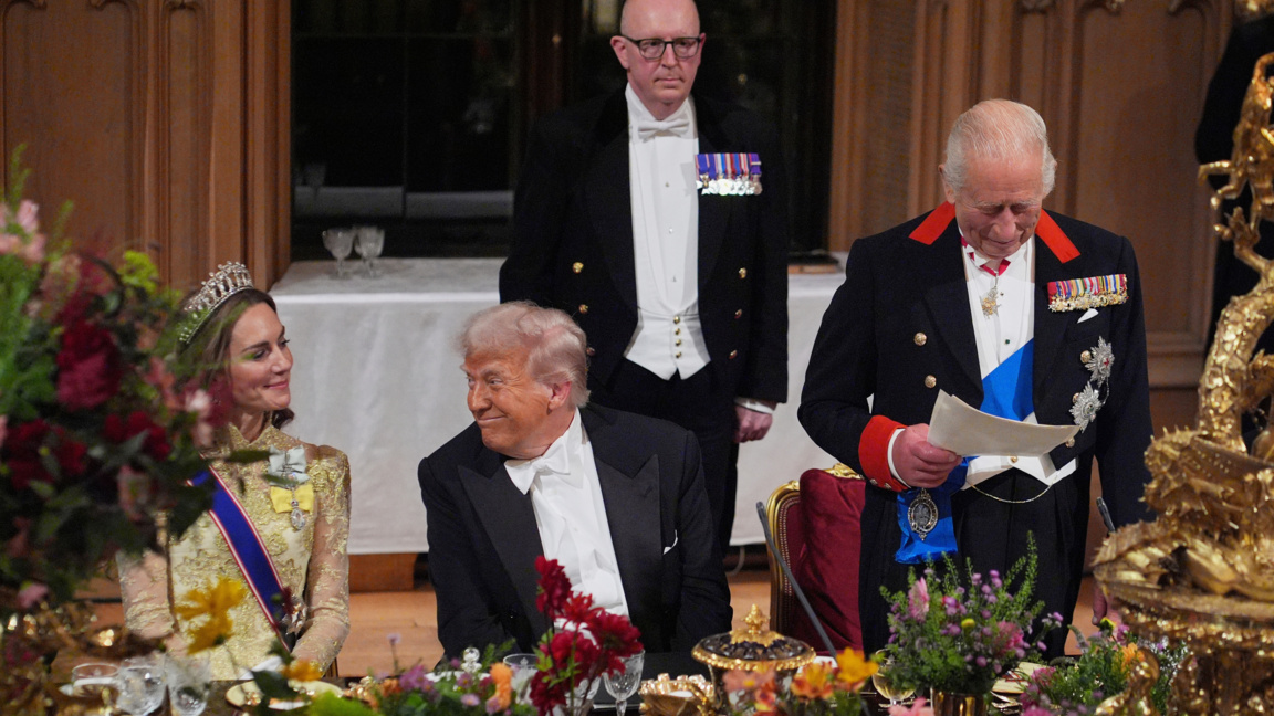Британският крал Чарлз Трети с президента на САЩ Доналд Тръмп по време на държавното му посещение в страната през септември миналата година.