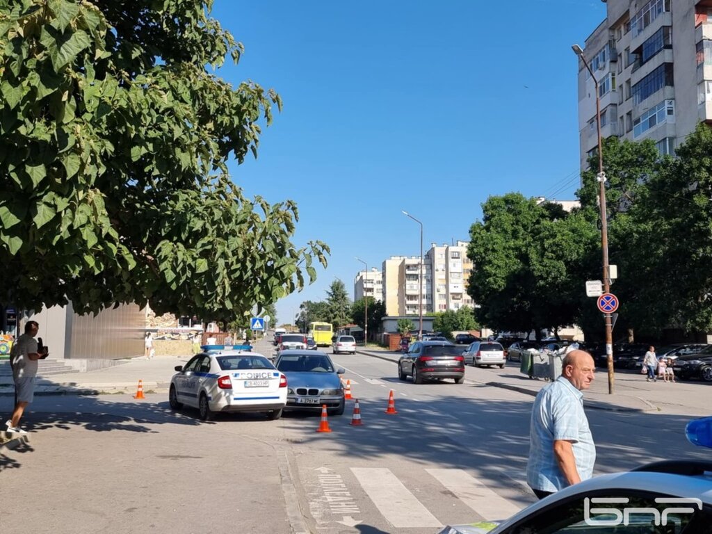 Задържаха в Ямбол 21-годишен чужденец, превозвал мигранти с крадена кола