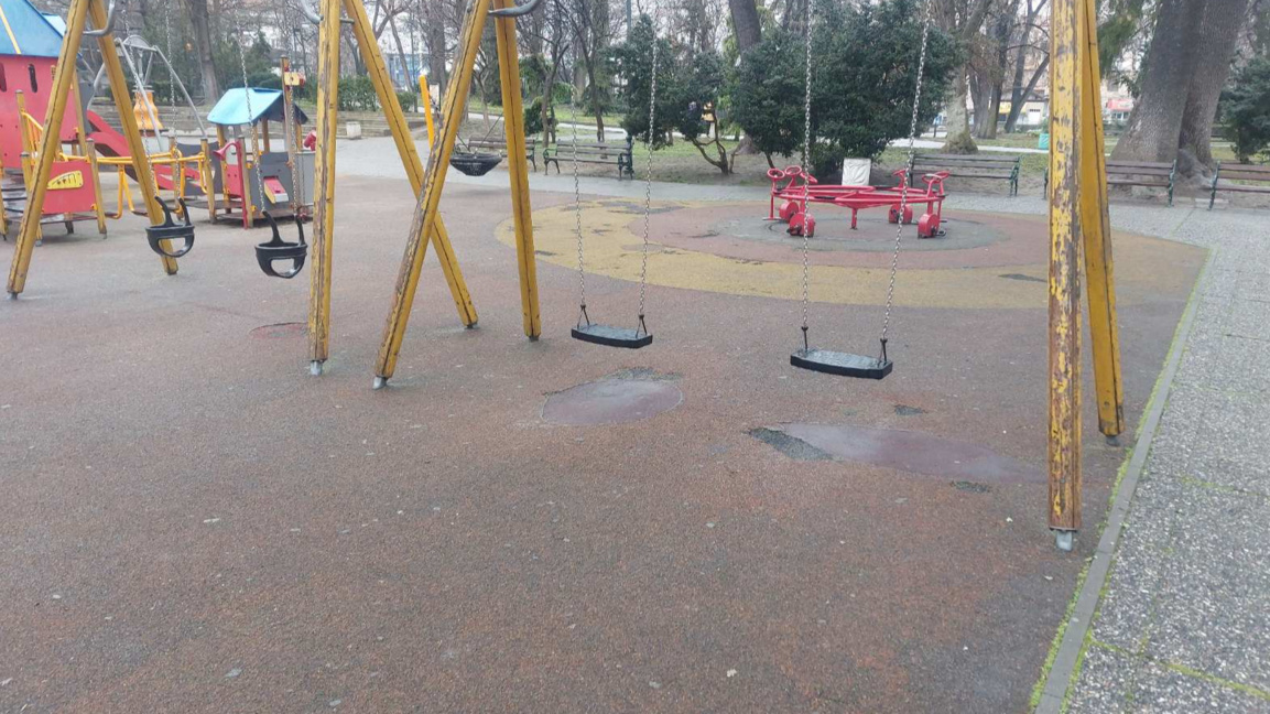 До 30 юни ремонтират детската площадка в Цар-Симеоновата градина