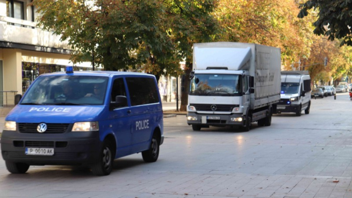 170 000 бюлетини пристигат в Русе