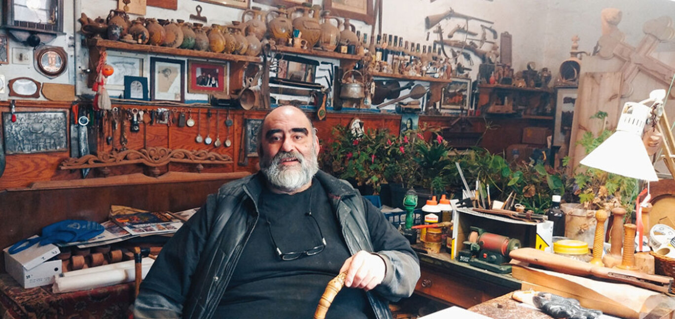 Чавдар Антов в ателието си