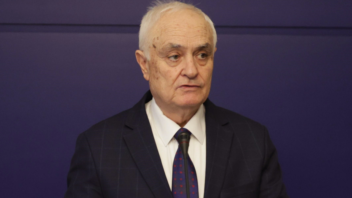 Caretaker defense minister Atanas Zapryanov
