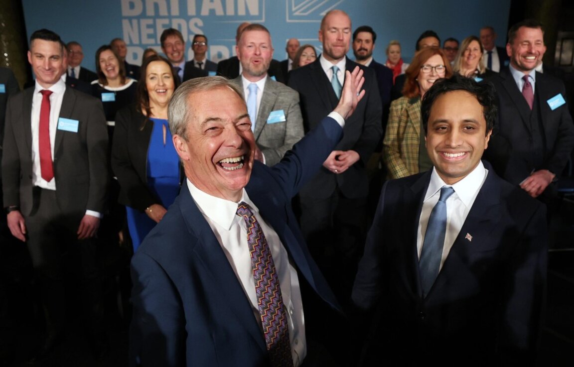 Лидерът на "Реформирай Обединеното кралство" Найджъл Фарадж и председателят на партията Зия Юсуф.