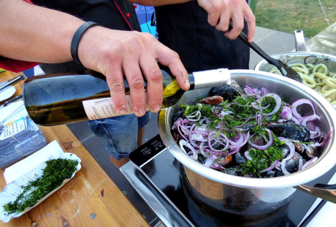 „Cea mai delicioasă supă de pește” și vin vor fi oferite la un festival din Burgas