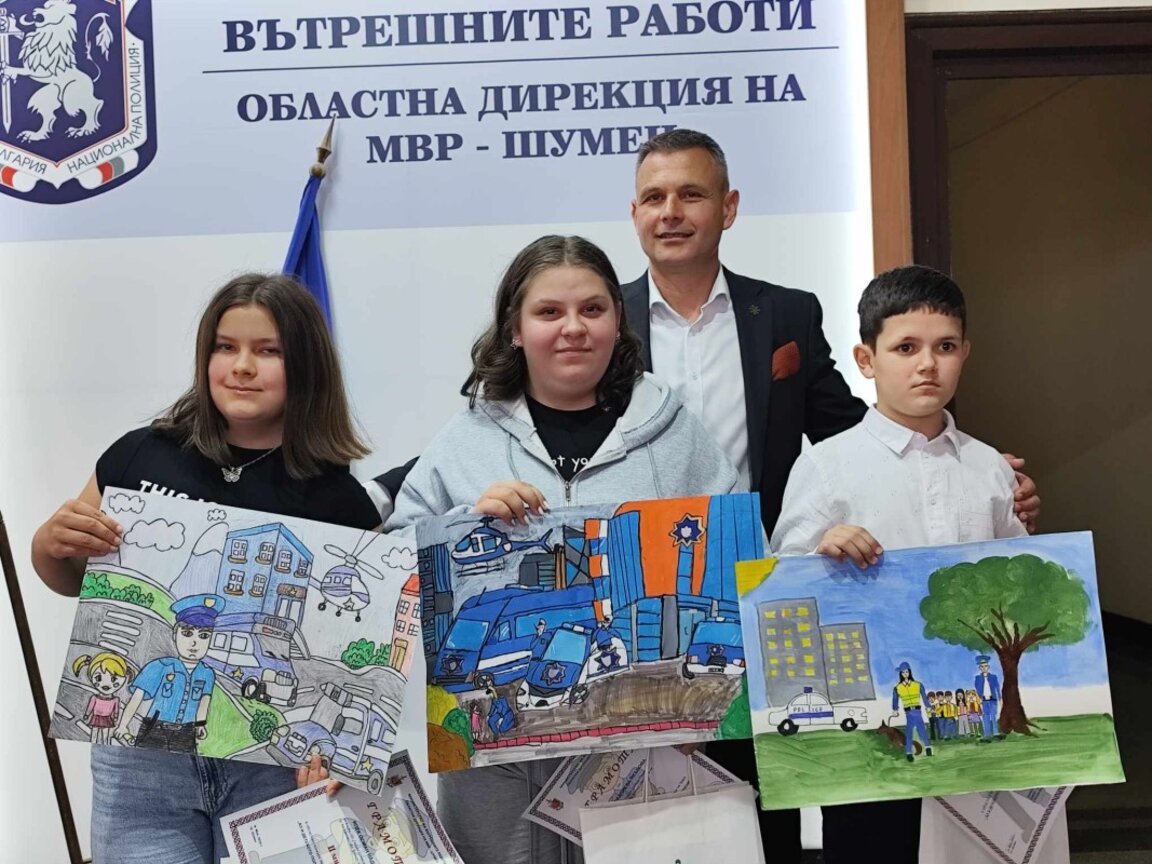 Детско полицейско управление в рисунки