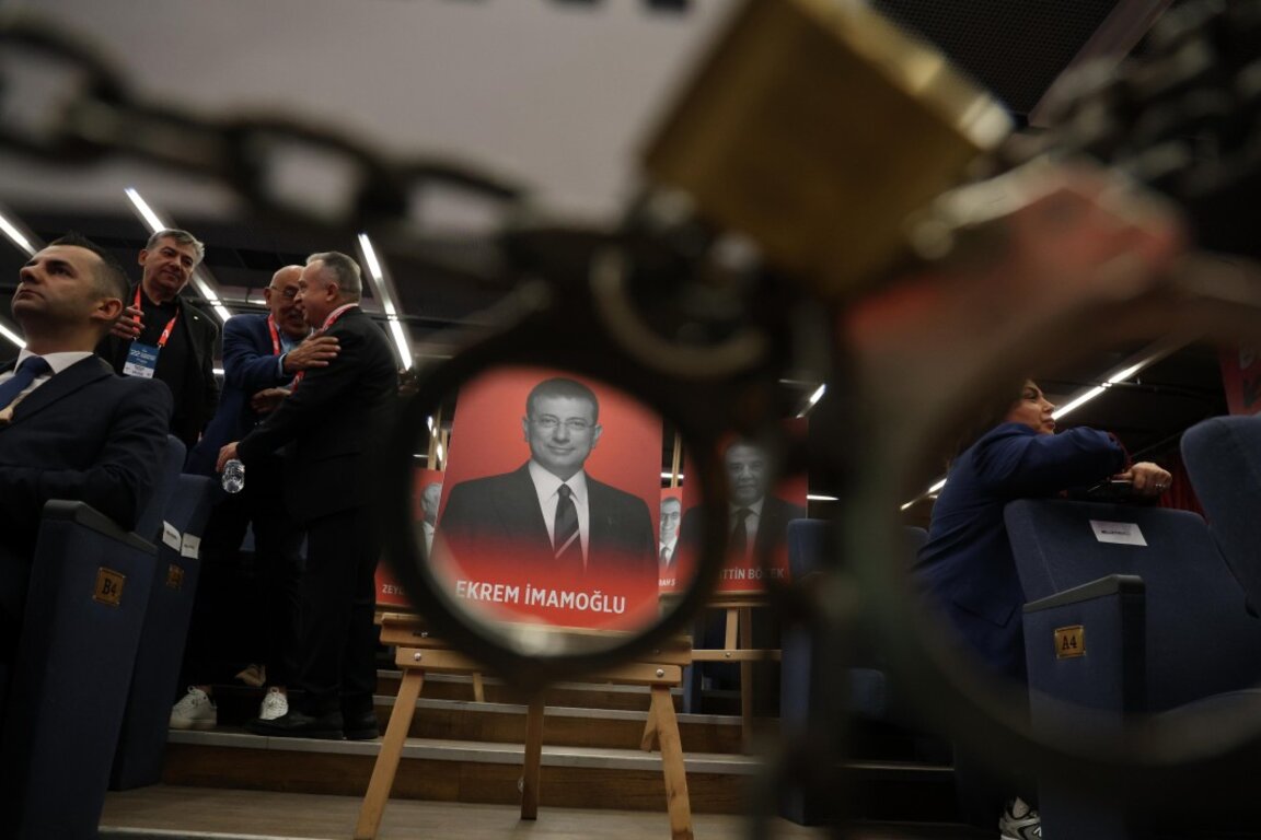 Отстраненият кмет на Истанбул Имамоглу определи обвинението в политически шпионаж като нелепост