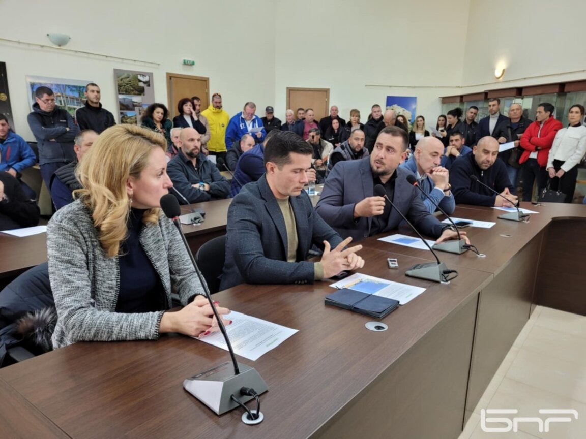 Кметове, рибари и туристически бранш са против поддържан резерват "Маслен нос"