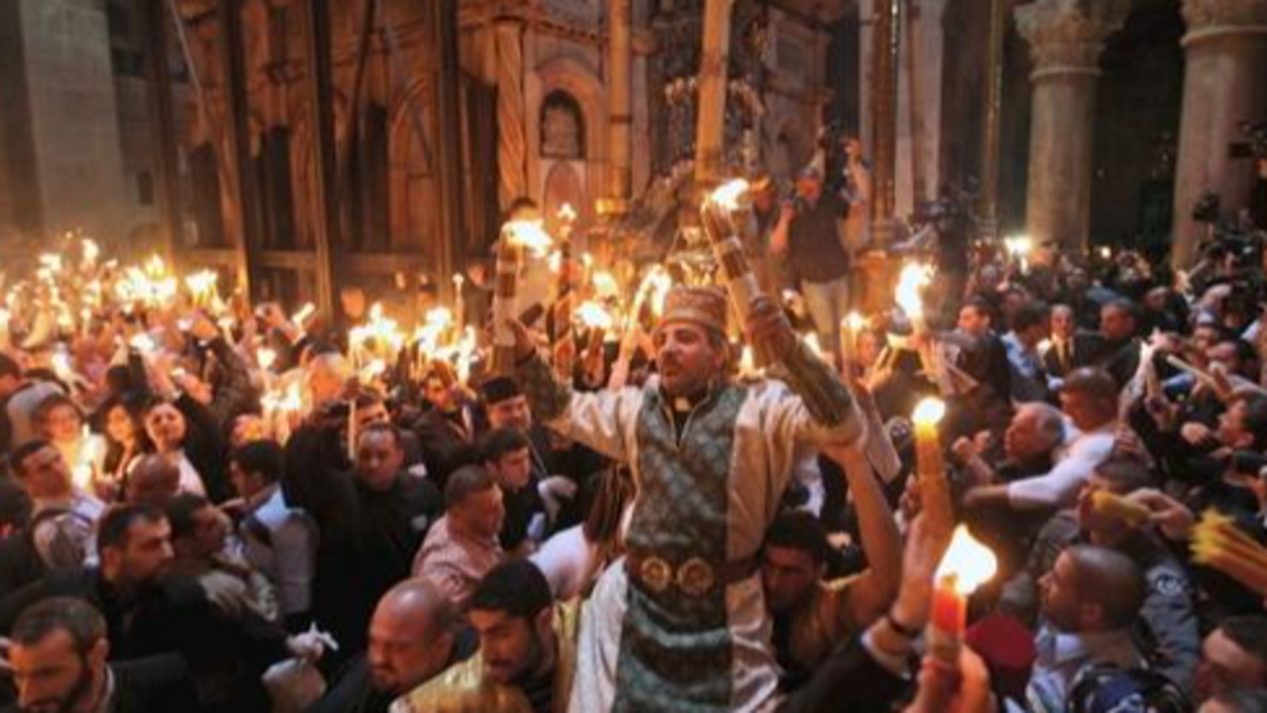 Благодатен огън Великден Йерусалим Ерусалим