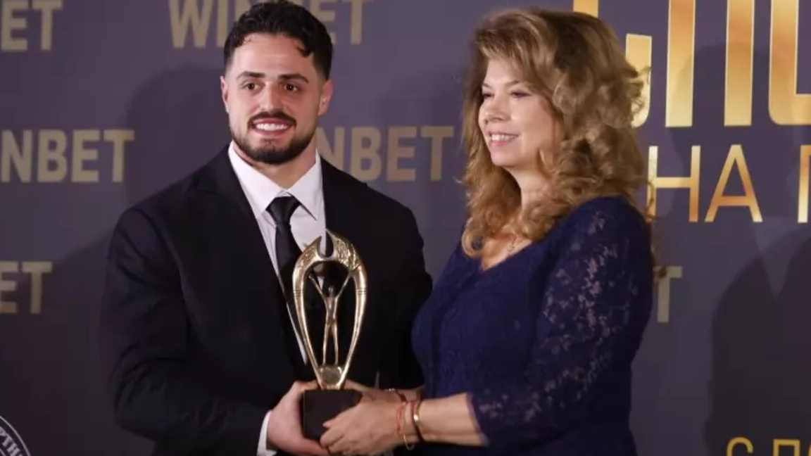 Президентът Илияна Йотова връчи на Карлос Насар наградата за спортист №1 на България за 2025 г.