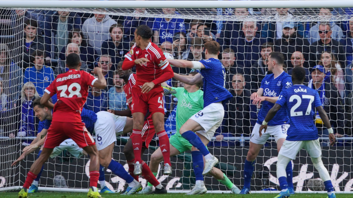 Ливърпул надигра Евертън