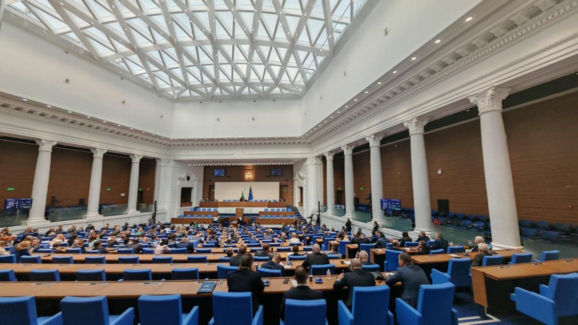 Народното събрание изслуша вещи лица по преизчисляването на вота