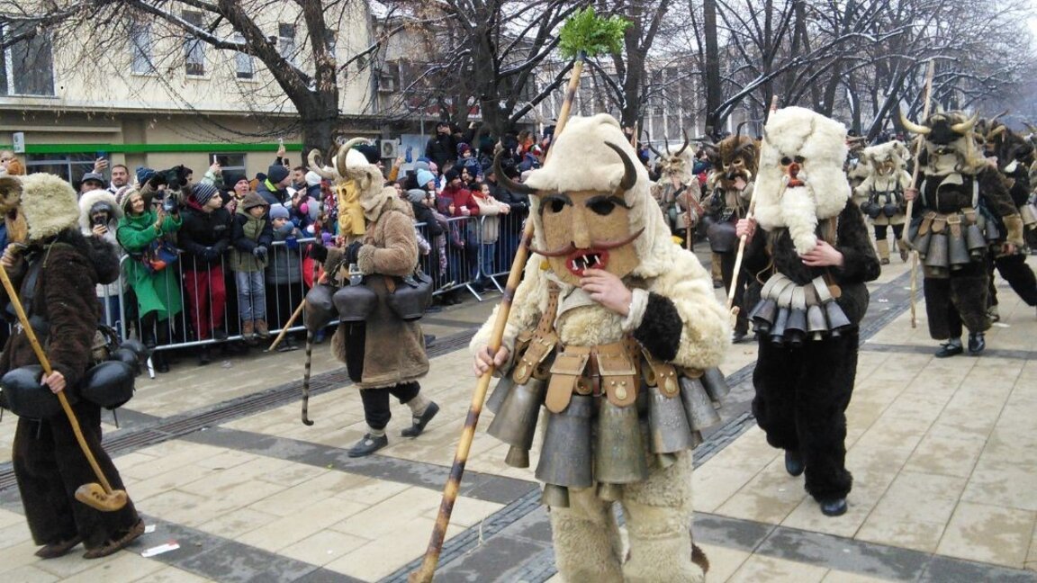 Ново жури на фестивала „Сурва” в Перник