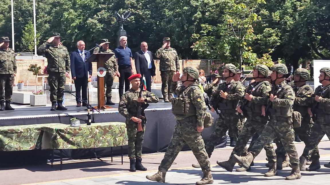 Military contingent leaves for Kosovo