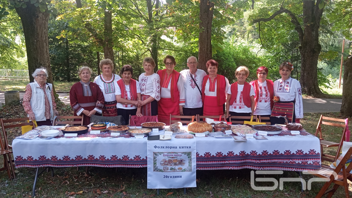 20 години танцов състав "Фолклорна китка" Вършец"