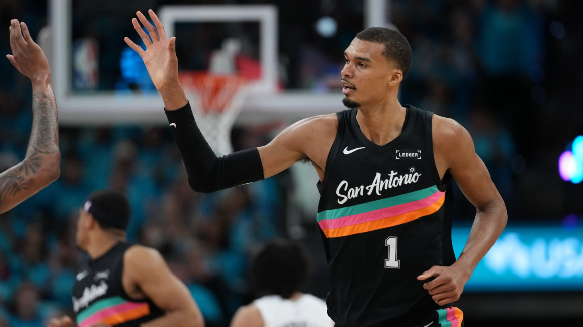 Французинът Виктор Уембаняма спечели наградата със 100 от 100 първи места.